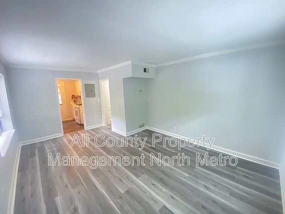 5th image of 702 Argonne Ave NE APT 1