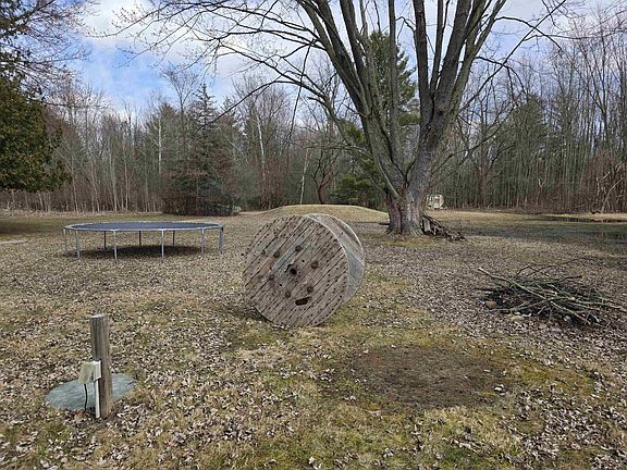 3rd image of 1711 S Poseyville Rd
