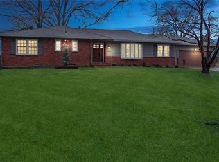 9808 Wenonga Rd, Leawood, KS 66206