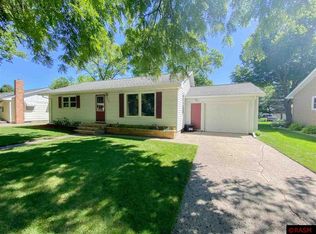 358 Division St, Gaylord, MN 55334