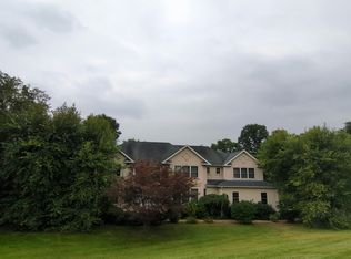 11 Brian Ct, Poughkeepsie, NY 12603