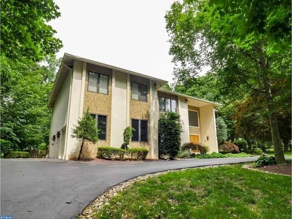 2nd image of 206 Patrick Dr