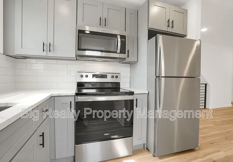 228 Bridge St #2 — Photo 6