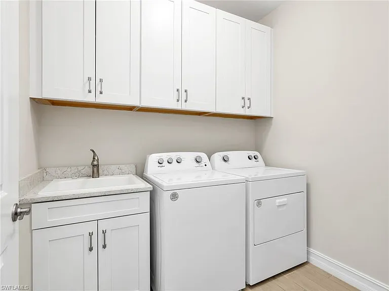 28029 Sanibel Sands St — Photo 32
