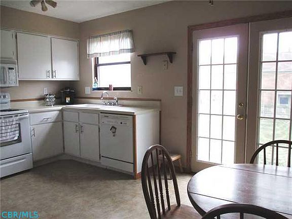 3rd image of 1621 Park Place Dr