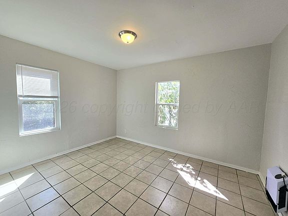 5th image of 1808 Magnolia St