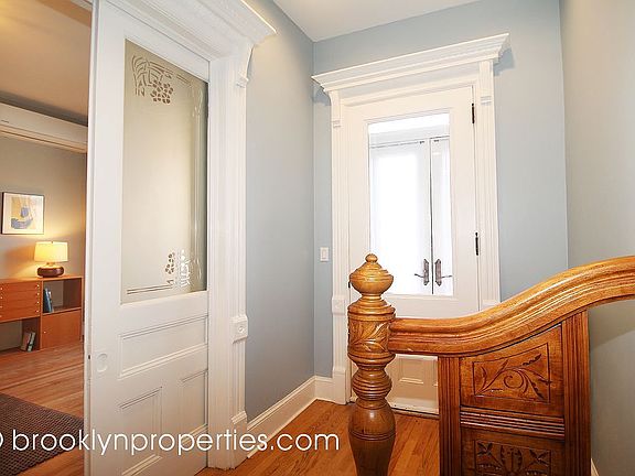 3rd image of 454 14th St #1
