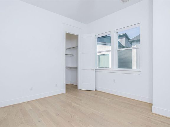 5th image of 9803 Mocking Bird Hill Ln