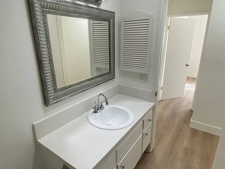 1407 Brockton Ave — Photo 14