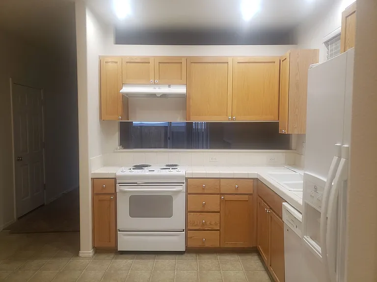 20483 SW Marimar St — Photo 7