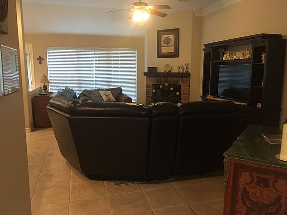 5th image of 2915 Oakwood Dr