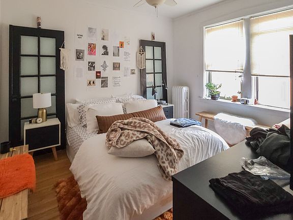 3rd image of 4501 1/2 N Greenview Ave #3E