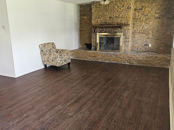 2nd image of 302 Mulberry Ave