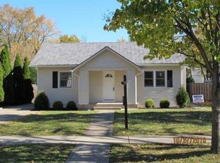 105 N Wisconsin Ave, Villa Park, IL 60181