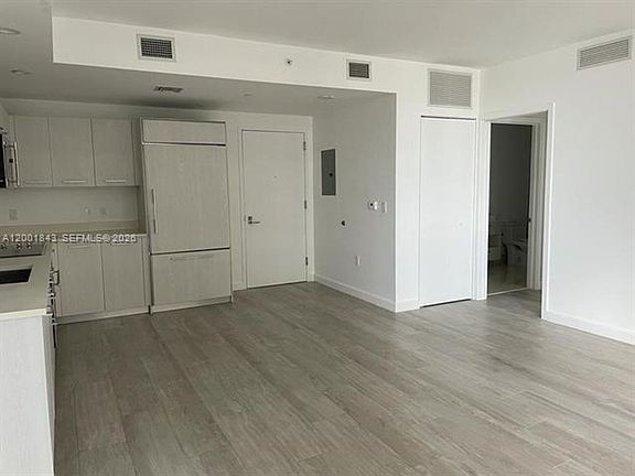 4th image of 55 SW 9th St APT 3102