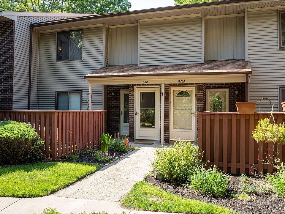 1st image of 852 Skyline Dr #852