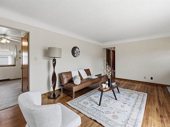 4th image of 3422 Dennis Dr NW