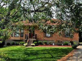 10922 Chenwood Ct, Jeffersontown, KY 40299