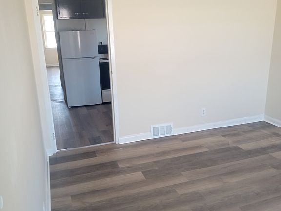 5th image of 3516 Brockton Ln #3
