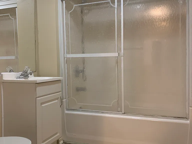 204 Edgewood Rd S — Photo 13