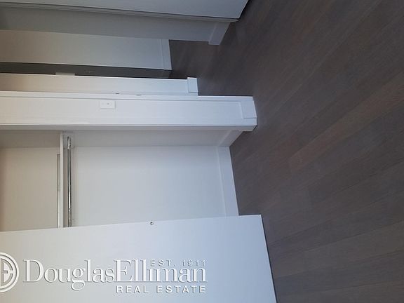 4th image of 200 E 33rd St APT 28G