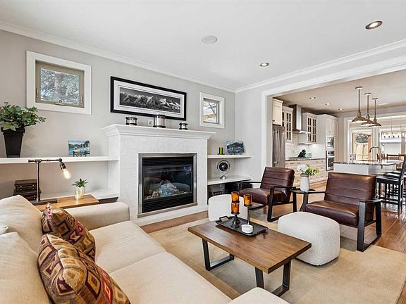 3rd image of 4415 E 16th St SW