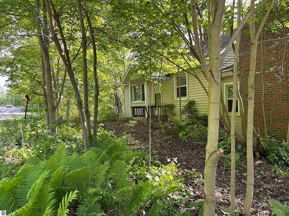 1st image of 5962 Lake Leelanau Dr