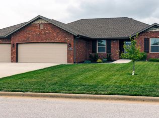883 W Capitol Hill Dr, Rogersville, MO 65742