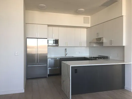 Rented by Tesla Realty Group LLC | media 16