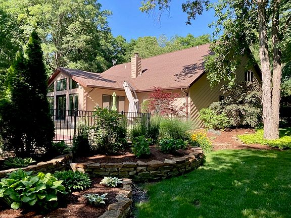 2nd image of 2732 W Foxfire Dr
