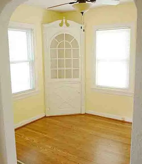 1683 N Longview St — Photo 5