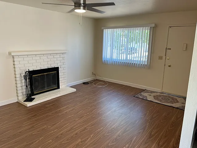 3 bed, 900 sqft, $3,900 — Photo 2