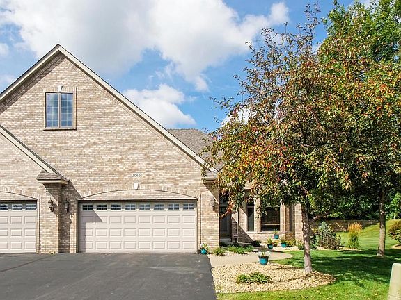 2nd image of 2065 Acacia Dr