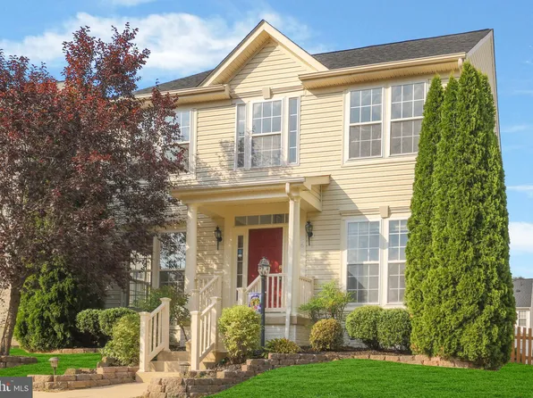 36 Stocks St, Lovettsville, VA 20180