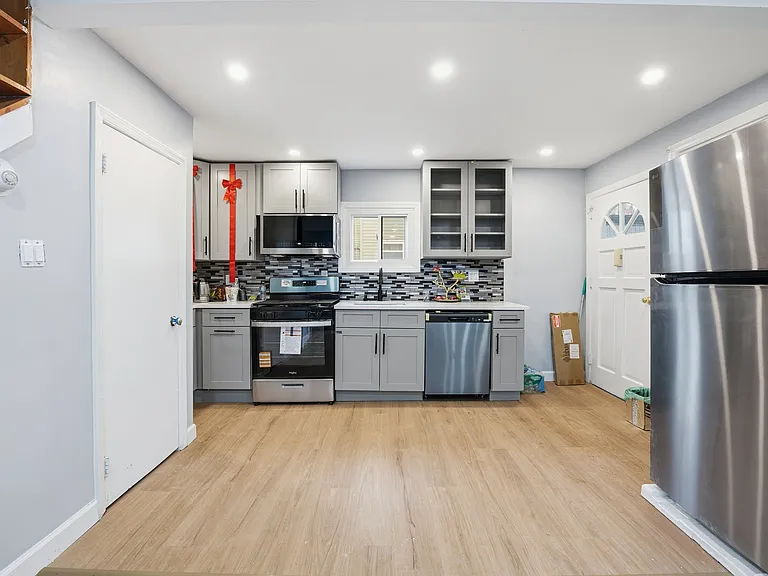 305 N Terrace Ave — Photo 2