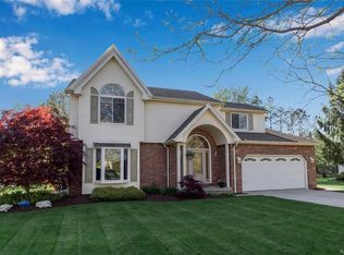 20 Cranwood Ln, Orchard Park, NY 14127