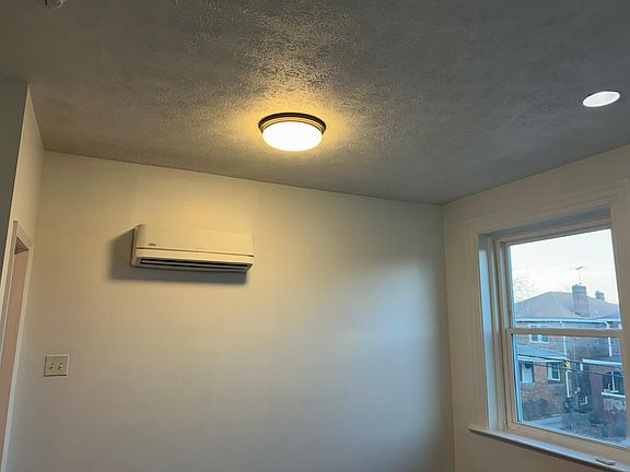 3rd image of 531 N Negley Ave APT 2