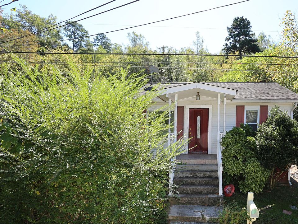 1st image of 4016 NE Acorn Dr