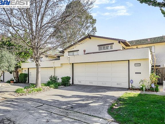2nd image of 2369 Sharon Oaks Dr