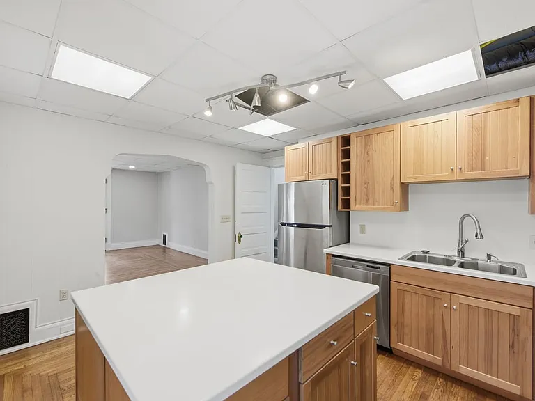 344 Helen St #2 — Photo 8