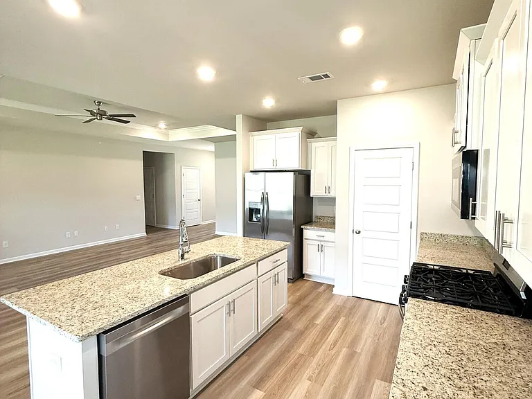 527 Vista Pointe Dr — Photo 12