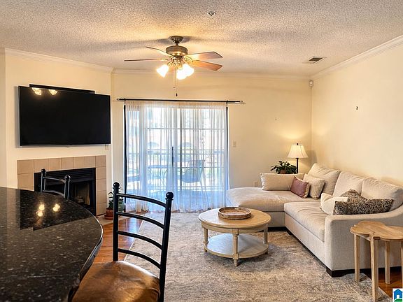 5th image of 209 Sterling Oaks Dr #209