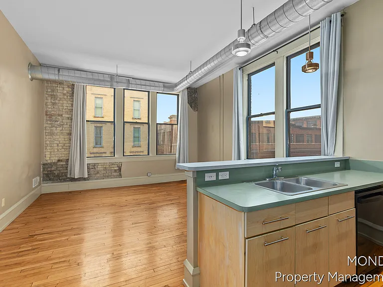 1 Oakes St SW #3 — Photo 11