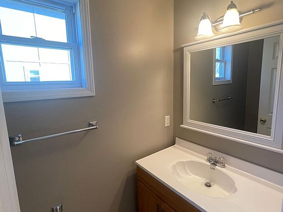 5th image of 603 Glen Ct