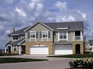 6834 Hemingway St #7, Johnston, IA 50131