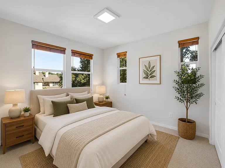 281 N Mar Vista Ave #3 — Photo 3