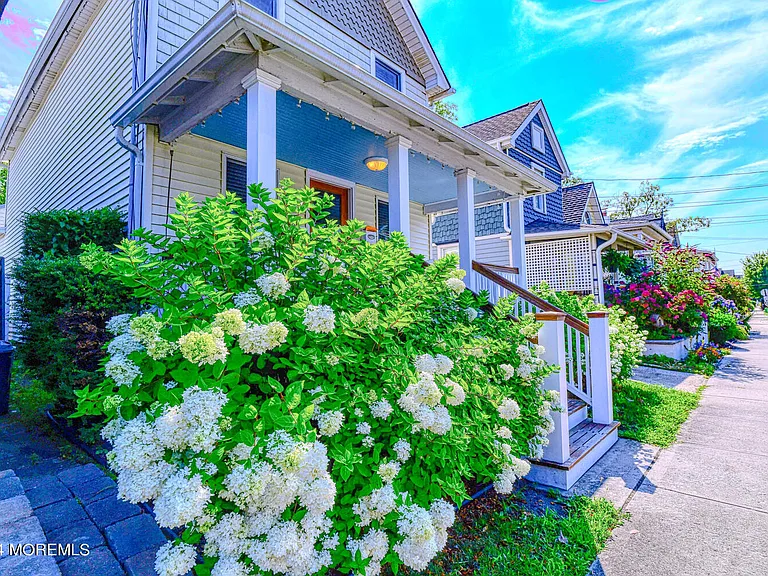 94 Clark Ave — Photo 3