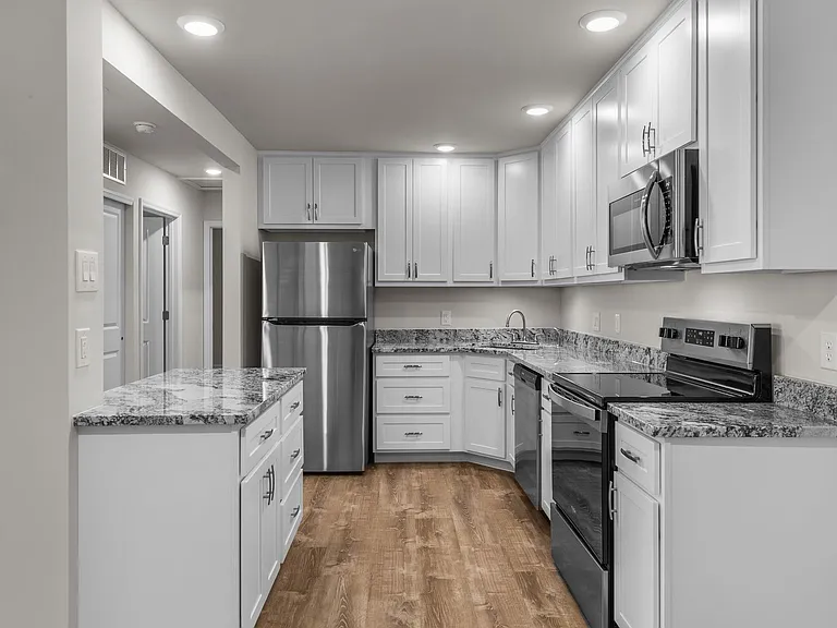 Sherman Square Apartments — Photo 71