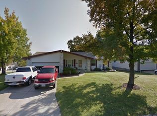 1 Belleau Lake Ct, O'Fallon, MO