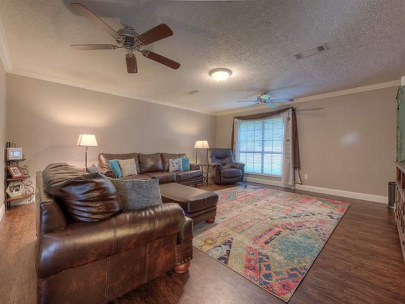 3rd image of 123 Woodsong St